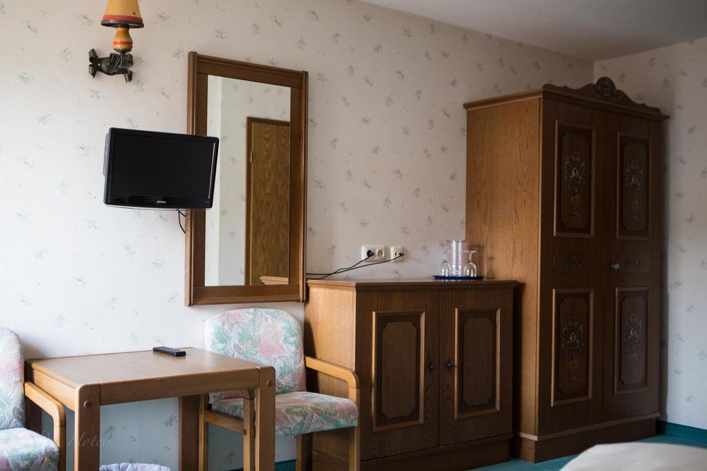סנט גורסהאוזן Pohl'S Rheinhotel Adler מראה חיצוני תמונה