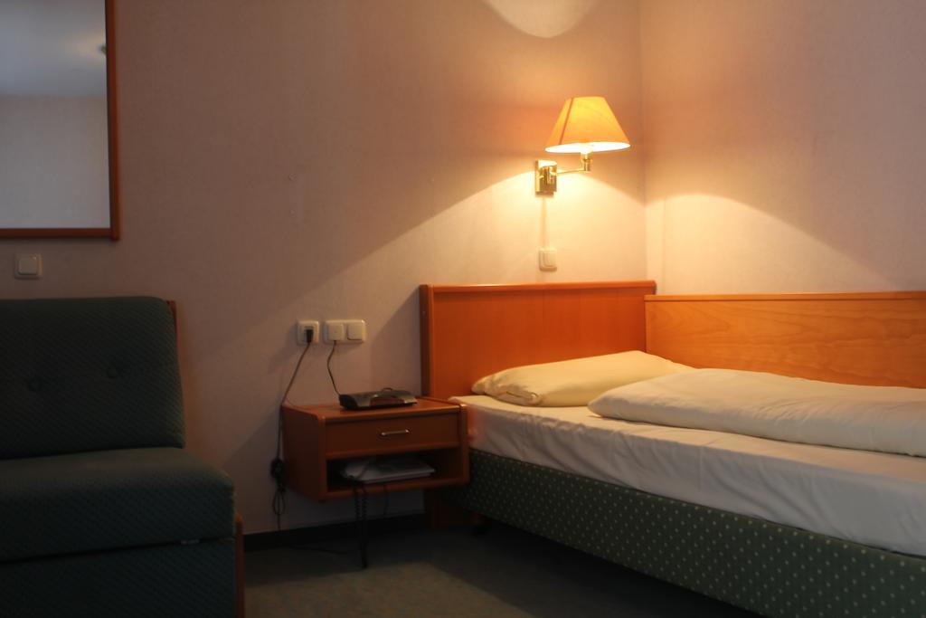 סנט גורסהאוזן Pohl'S Rheinhotel Adler חדר תמונה