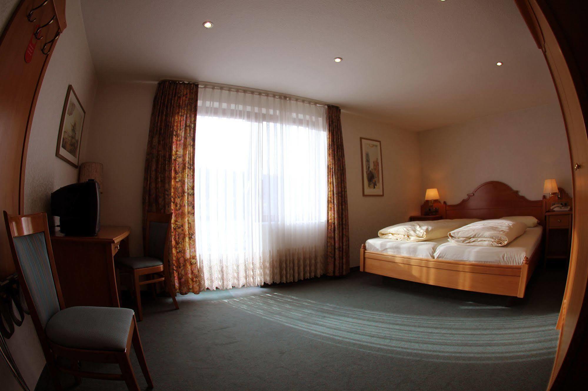 סנט גורסהאוזן Pohl'S Rheinhotel Adler מראה חיצוני תמונה