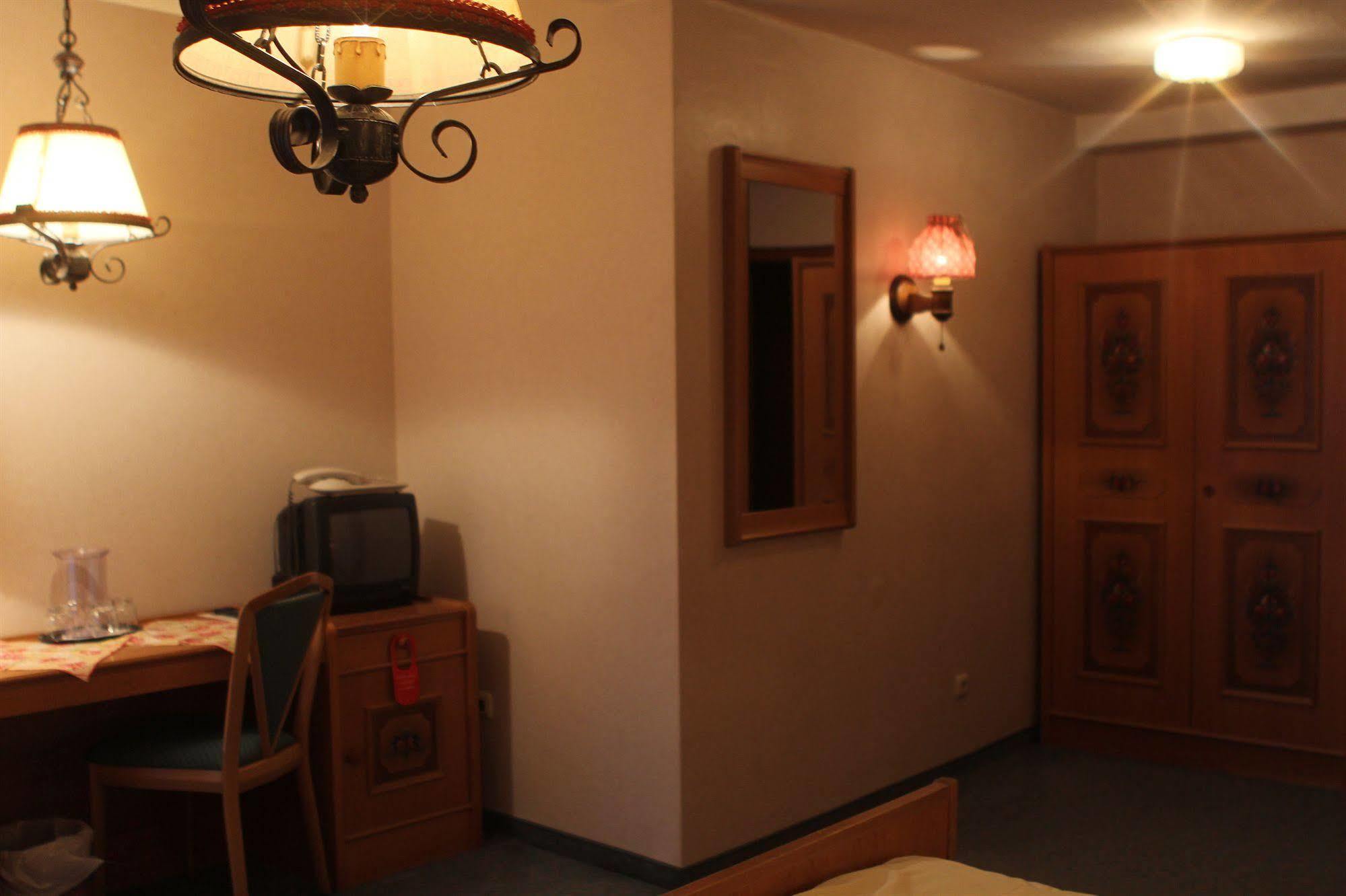 סנט גורסהאוזן Pohl'S Rheinhotel Adler מראה חיצוני תמונה
